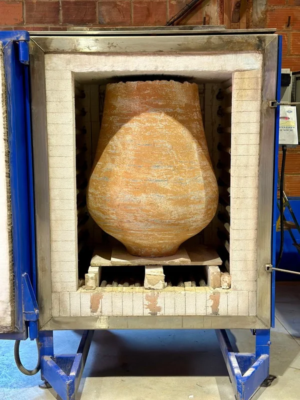 Pièce monumentale en cuisson